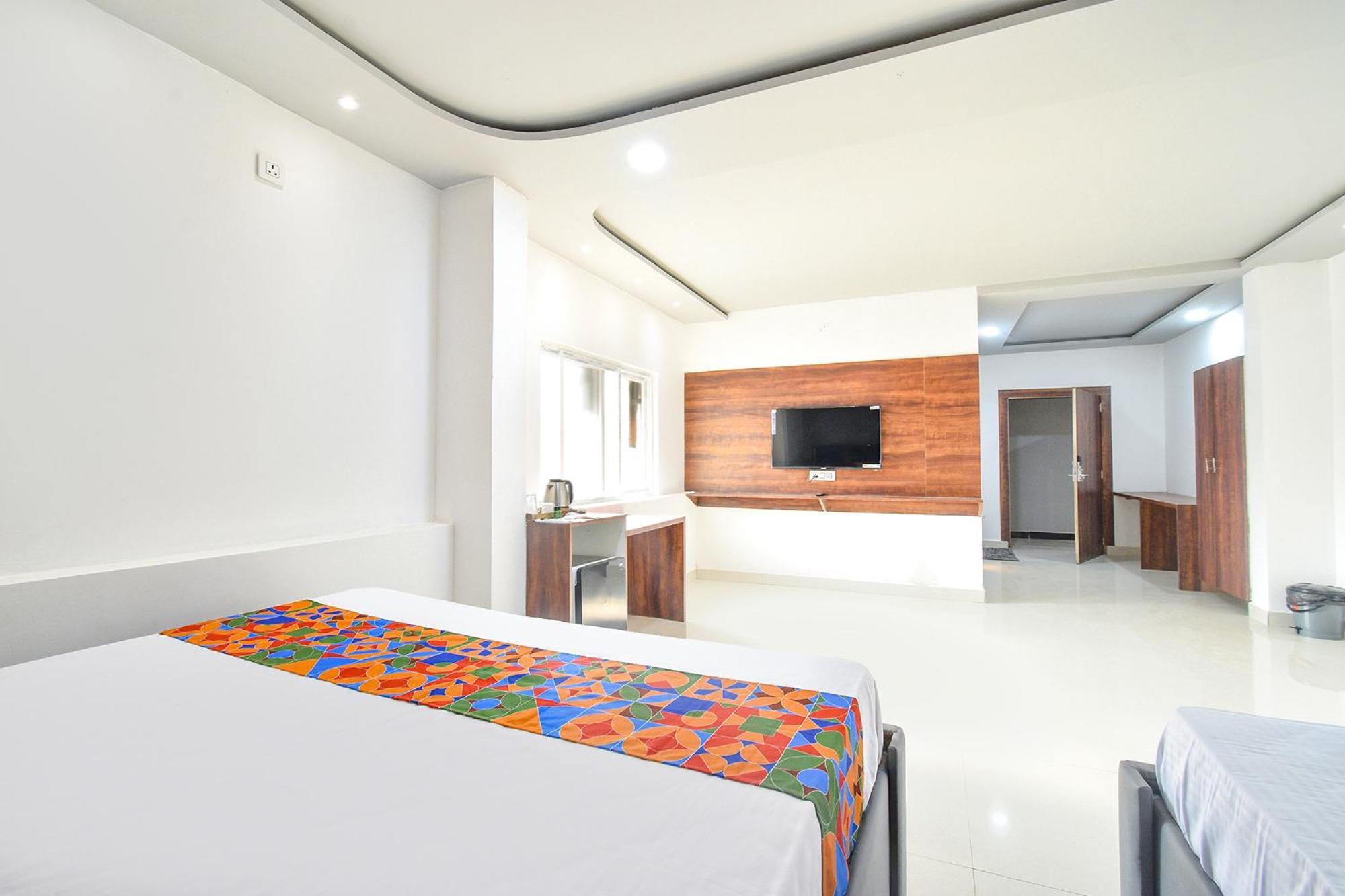Hotel Fabhotel Srs Grand - Nr Mahindra University, Gandi Maisamma Hyderabad