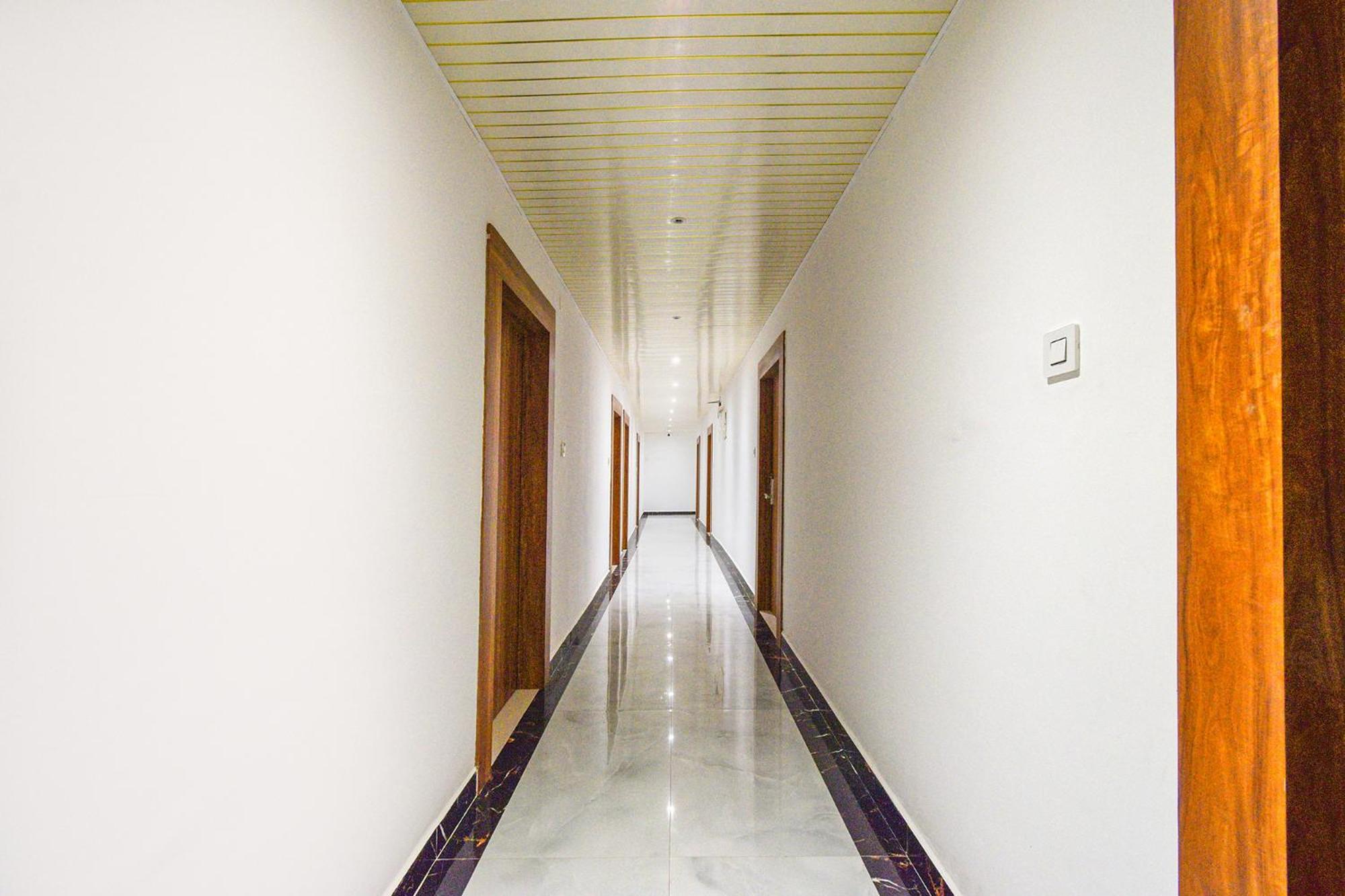 Hotel Fabhotel Srs Grand - Nr Mahindra University, Gandi Maisamma Hyderabad