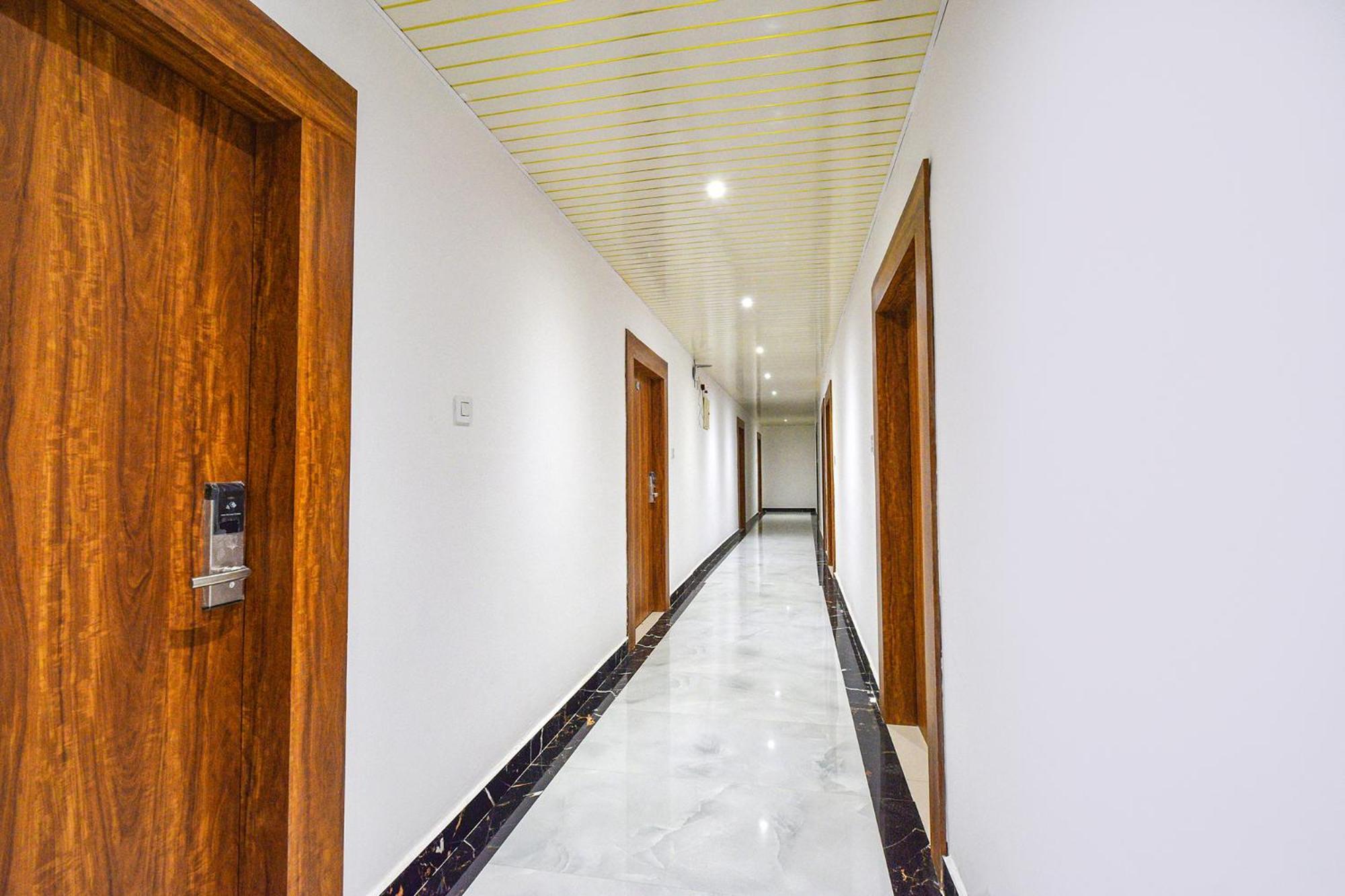 Hotel Fabhotel Srs Grand - Nr Mahindra University, Gandi Maisamma