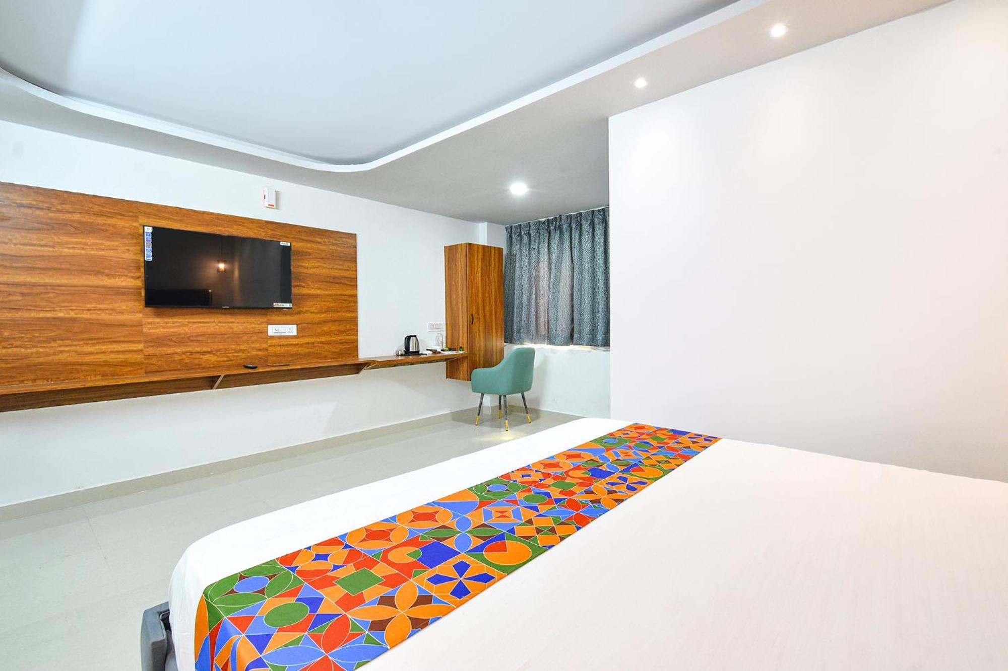 Fabhotel Srs Grand - Nr Mahindra University, Gandi Maisamma Hotel 3*